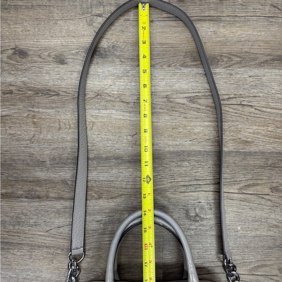 Michael Kors Florence Leather Crossbody Handbag - Picture 2 of 5